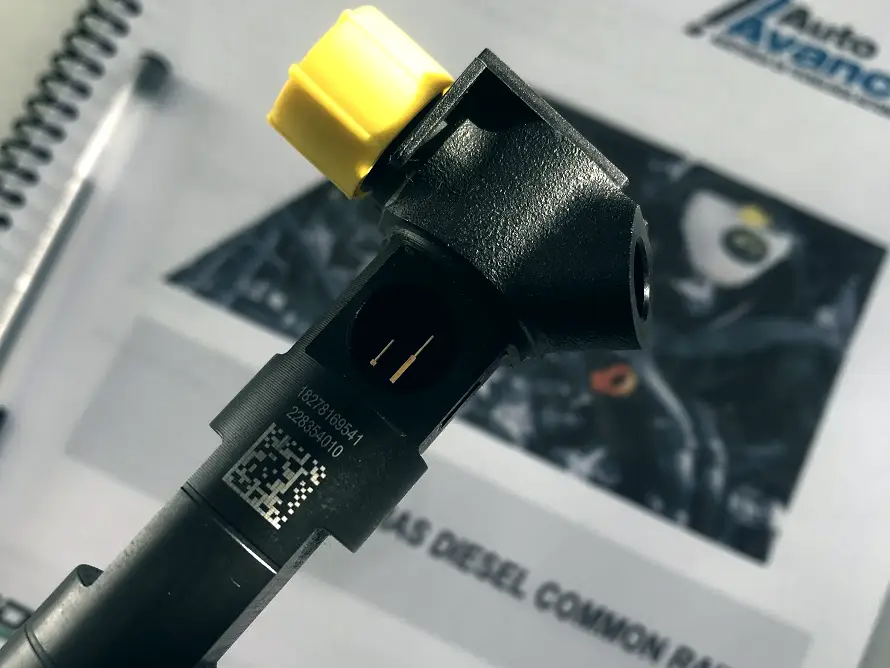 Inyector Common Rail sobre el material del curso